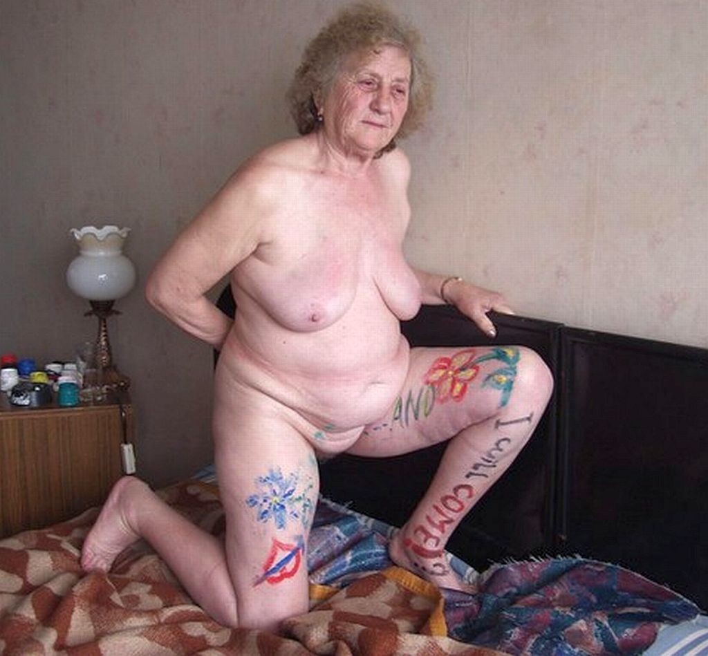 older lady pussy erotic photo